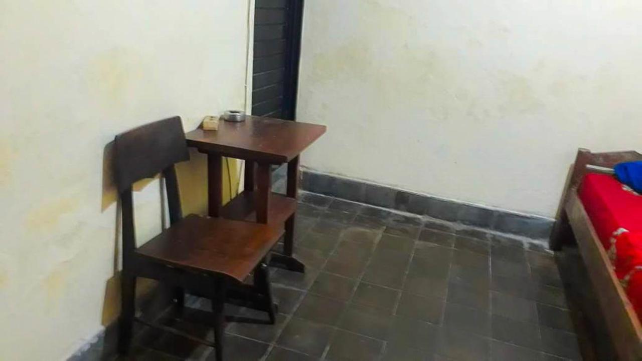 Losmen 2000 Tiga Yogyakarta Luaran gambar