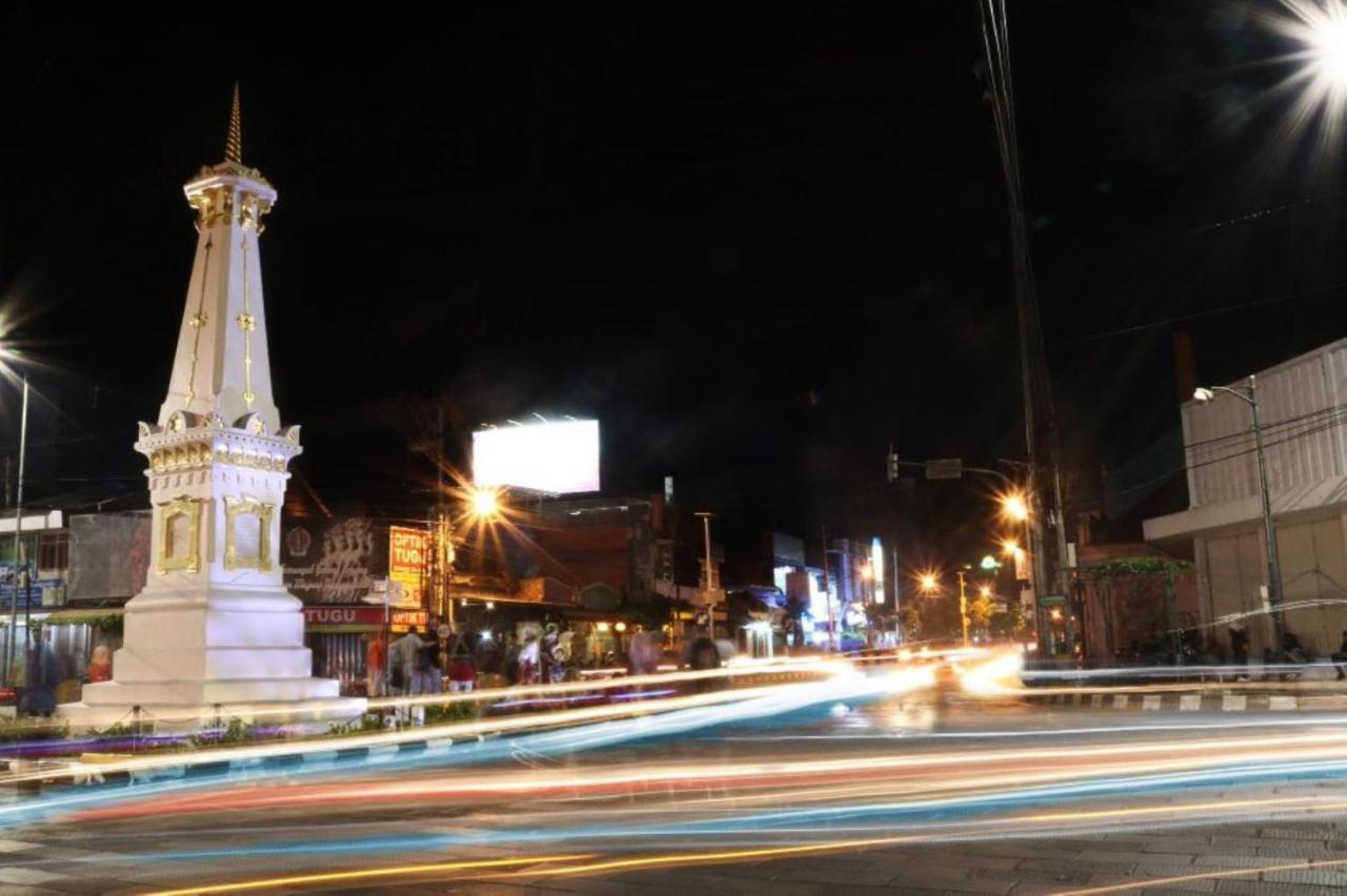 Losmen 2000 Tiga Yogyakarta Luaran gambar